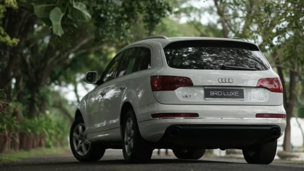 2025 Audi Q7 45 - Image 3