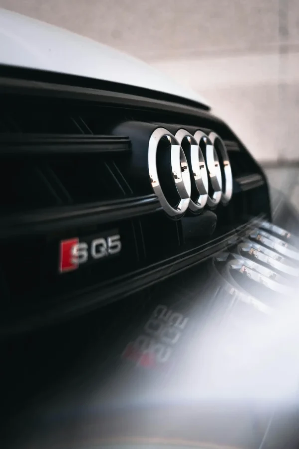 2025 Audi SQ5 - Image 4